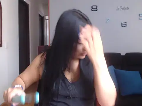 Laura martin  online show from March 11, 2025, 8:09 pm