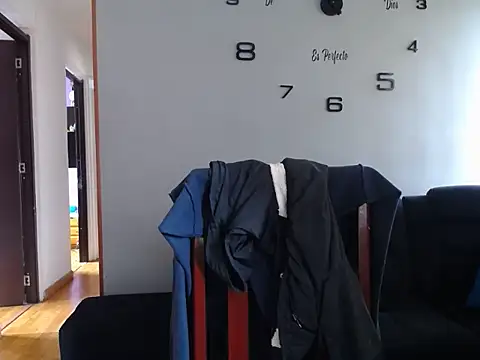 Laura martin  online show from September 10, 2025, 3:56 pm