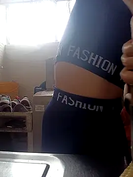 Laura martin  online show from October 18, 2025, 5:35 pm