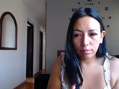 Laura martin  online show from February 5, 2026, 12:10 pm