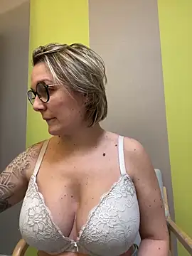 marinella07 online show from February 2, 2025, 8:35 am