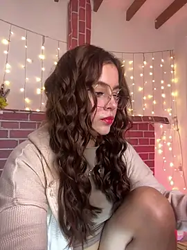 Juanelopez1 online show from February 2, 2026, 12:09 am