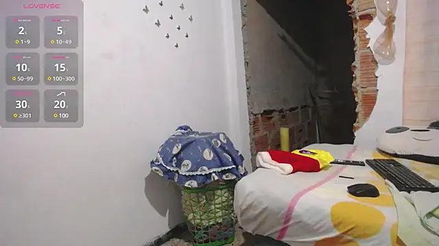 Stepmom slut 50 online show from December 24, 2024, 11:11 pm