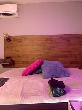 DeboraEvans online show from February 11, 2026, 3:06 pm