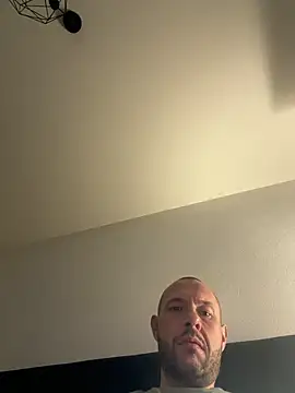 Guitccch online show from February 13, 2026, 10:06 pm