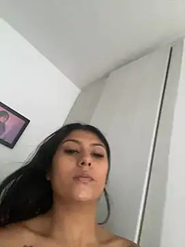 CandyRoxx1  online show from February 8, 2025, 7:27 pm