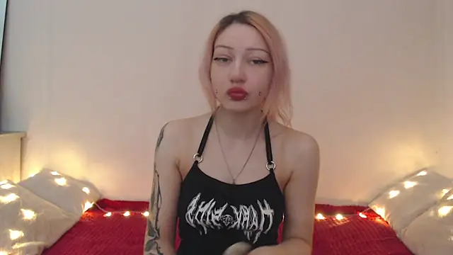 Snapshot of Emily_hardcore chatting on June 4, 2026, 9:21 pm Emily hardcore online show from June 4, 2026, 9:21 pm