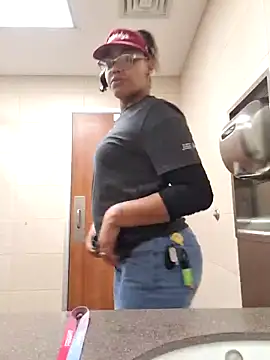 Snapshot of samone9 chatting on February 22, 2025, 9:04 pm samone9 online show from February 22, 2025, 9:04 pm