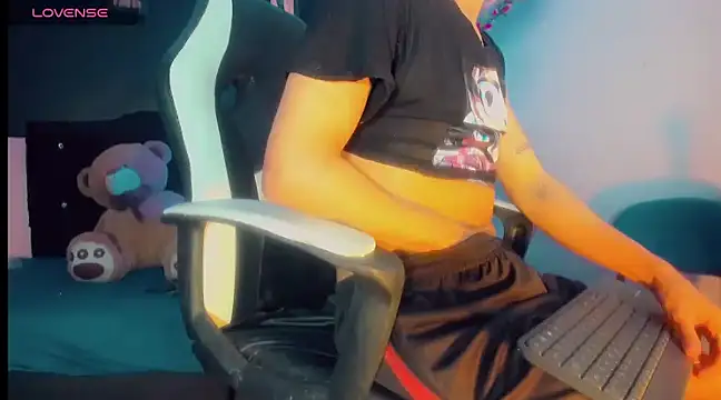 rosedewitt online show from February 1, 2025, 11:21 am