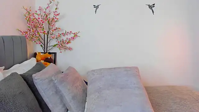 im sarah34 online show from February 28, 2025, 5:26 am