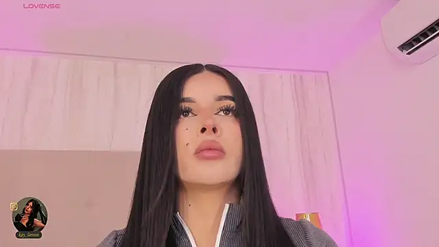 kaylarossi online show from May 13, 2026, 6:38 pm