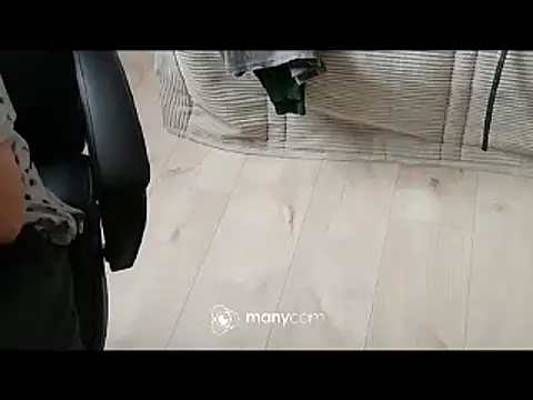 lolacharlyxh online show from February 24, 2025, 12:05 pm