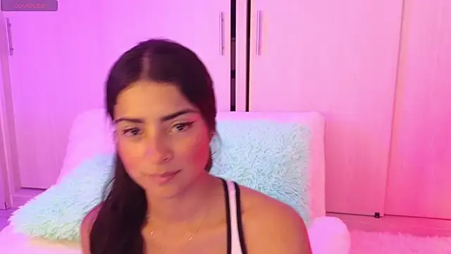 Snapshot of Yues050600 chatting on December 8, 2024, 12:40 am Yues050600 online show from December 8, 2024, 12:40 am