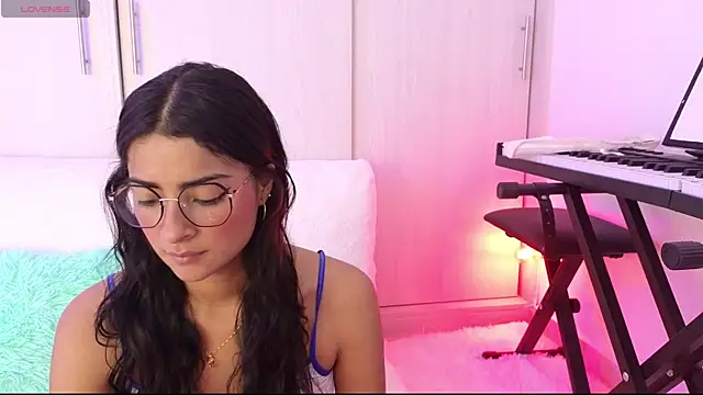 Snapshot of Yues050600 chatting on December 30, 2024, 12:32 am Yues050600 online show from December 30, 2024, 12:32 am