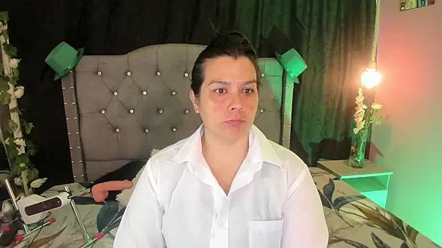 martina foxy  online show from March 18, 2025, 11:41 am