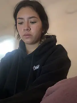 Mila Morgan online show from February 4, 2025, 4:18 pm