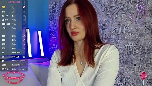 ElisaJane online show from November 14, 2025, 8:51 pm