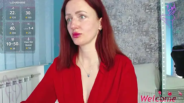 Snapshot of ElisaJane chatting on April 2, 2026, 8:39 pm ElisaJane online show from April 2, 2026, 8:39 pm