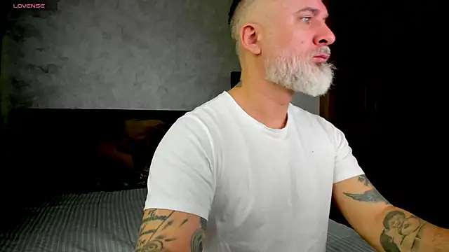 BlowMyXXL online show from February 1, 2025, 9:11 am