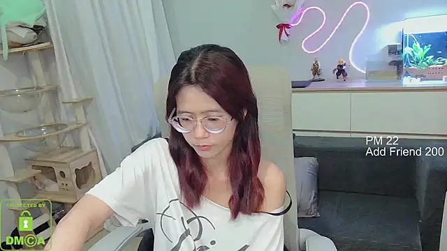 littlemiilk online show from May 18, 2026, 8:31 am