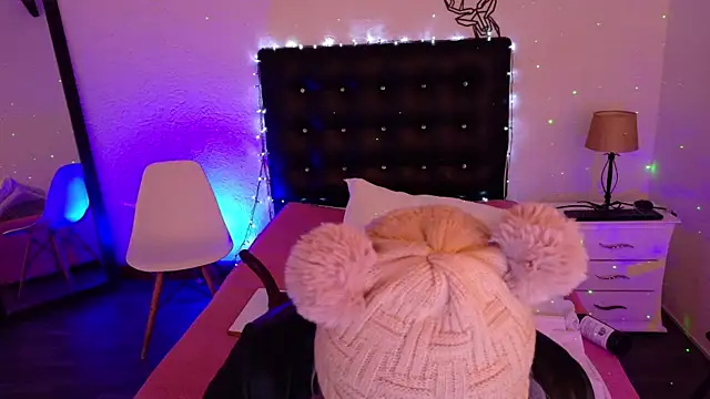 Cuckold lover69 online show from March 22, 2025, 8:18 am