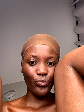 Fanclubbbbb online show from November 2, 2025, 9:28 pm