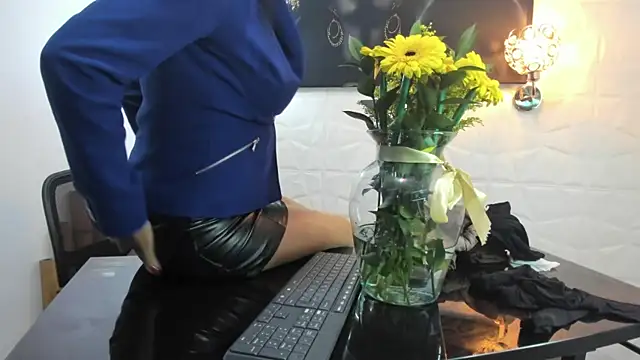 miss lucero1 online show from February 11, 2025, 7:59 pm