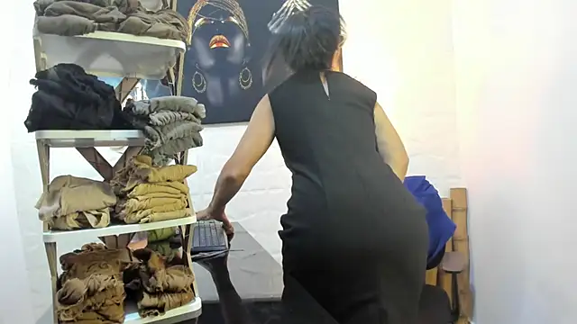 miss lucero1 online show from February 20, 2025, 4:50 am