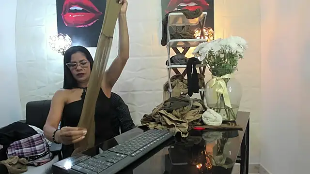 miss lucero1 online show from March 9, 2025, 1:56 am