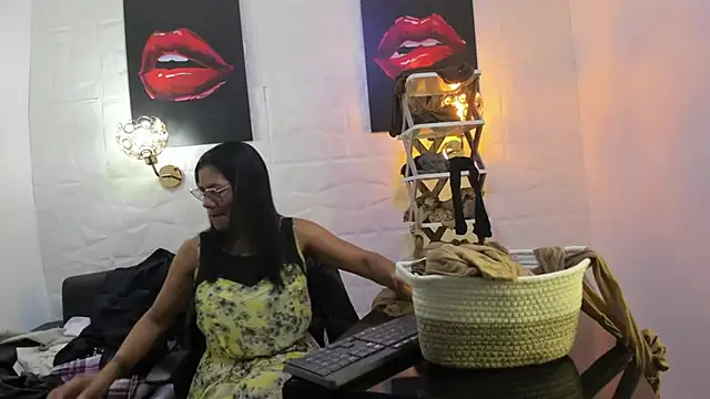 miss lucero1 online show from March 10, 2025, 1:56 am