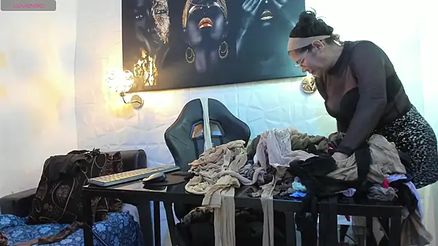 miss lucero1 online show from October 11, 2025, 1:05 am