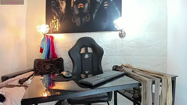 miss lucero1 online show from November 5, 2025, 1:49 am