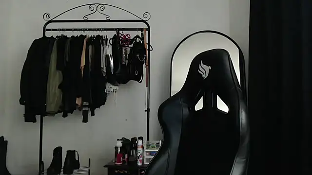 marisilva br online show from February 6, 2025, 11:48 pm