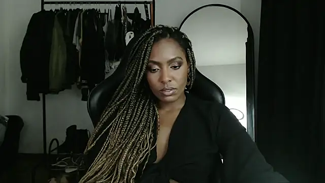 marisilva br online show from February 12, 2025, 11:30 pm