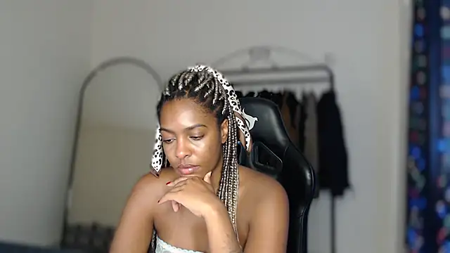 marisilva br online show from September 11, 2025, 3:01 pm