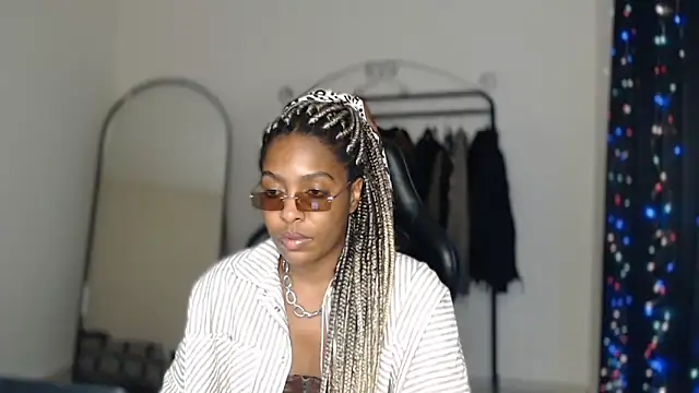 marisilva br online show from September 12, 2025, 11:26 pm