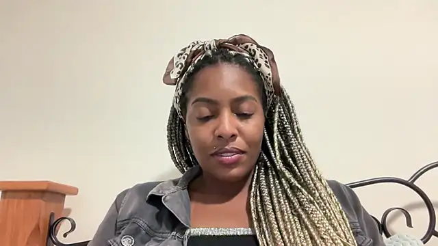 marisilva br online show from September 28, 2025, 9:42 pm