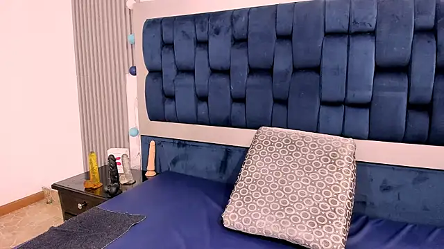 sofia mature online show from December 5, 2024, 3:39 pm