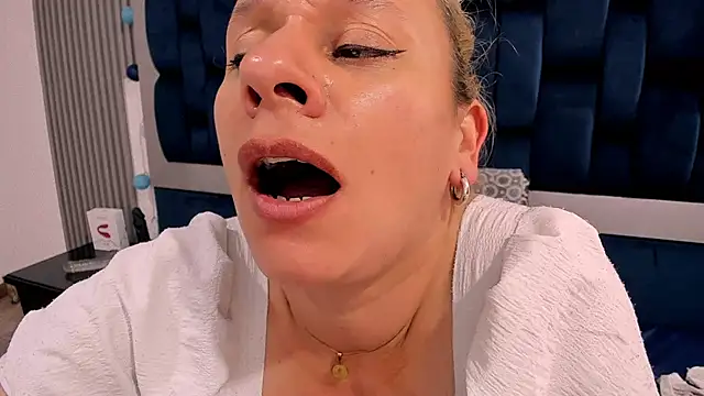 sofia mature online show from December 7, 2024, 6:59 pm