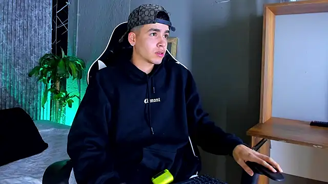 Mike 0233  online show from March 18, 2025, 3:20 am