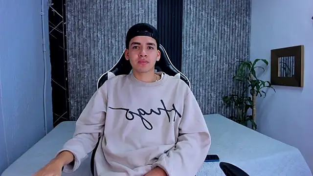 Mike 0233  online show from September 20, 2025, 3:51 am