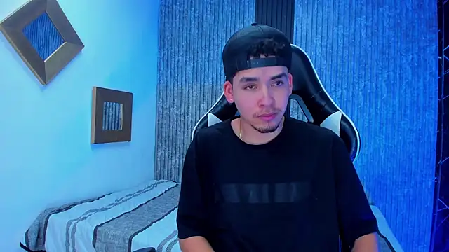 Mike 0233  online show from January 8, 2026, 3:53 am