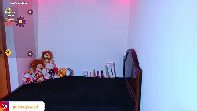 juli05star20 online show from November 7, 2025, 9:48 pm