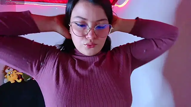 juli05star20 online show from December 18, 2025, 4:07 am