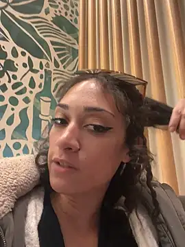 starrynikki online show from January 28, 2025, 2:31 pm