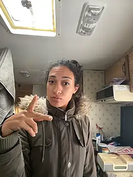 starrynikki online show from February 4, 2026, 4:24 pm