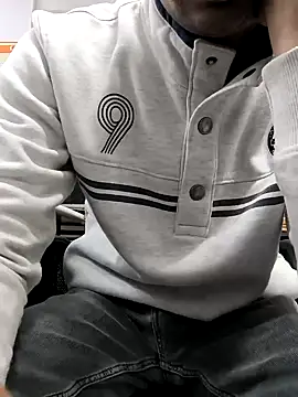 toxicboy121212 online show from December 15, 2024, 1:22 pm