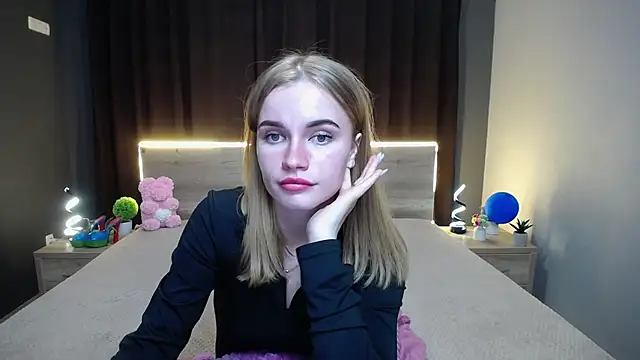 MargaritaKiss online show from October 13, 2025, 7:03 pm