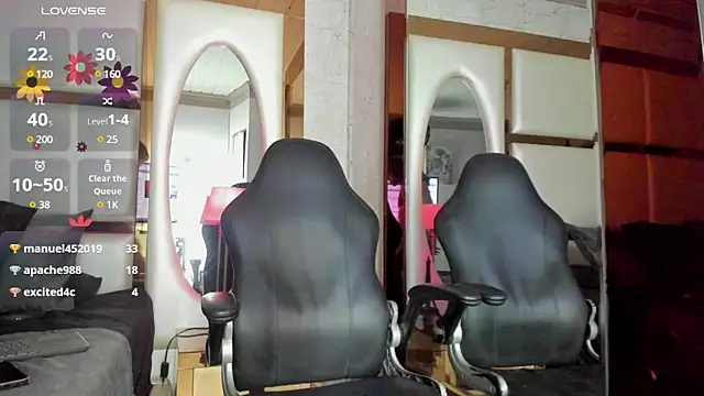 CloeRodriguez online show from February 12, 2025, 5:26 pm