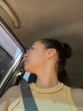 thaliacollins online show from January 21, 2025, 2:05 pm